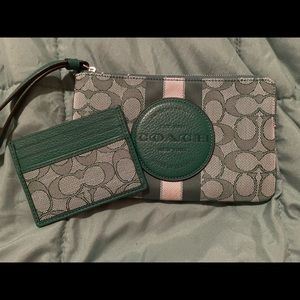 Dempsey Large Corner Zip Wristlet Signature Jacquard With Stripe & Coach Patch